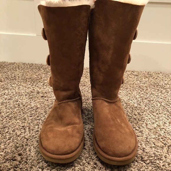 UGG Bailey button triplet tall chestnut boots - Picture 4 of 11